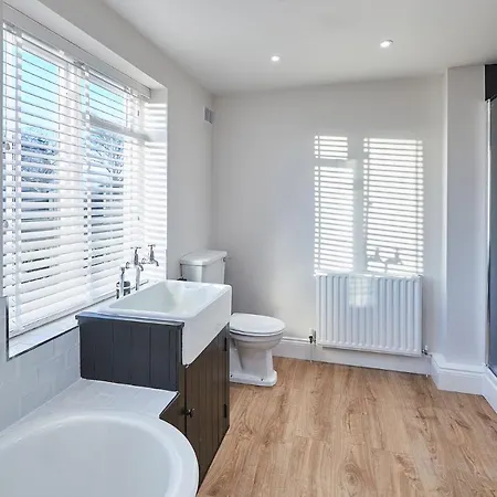 Silton Hall - Grade Ii Hall & Swimming Pool *