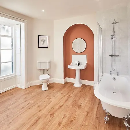 Silton Hall - Grade Ii Hall & Swimming Pool