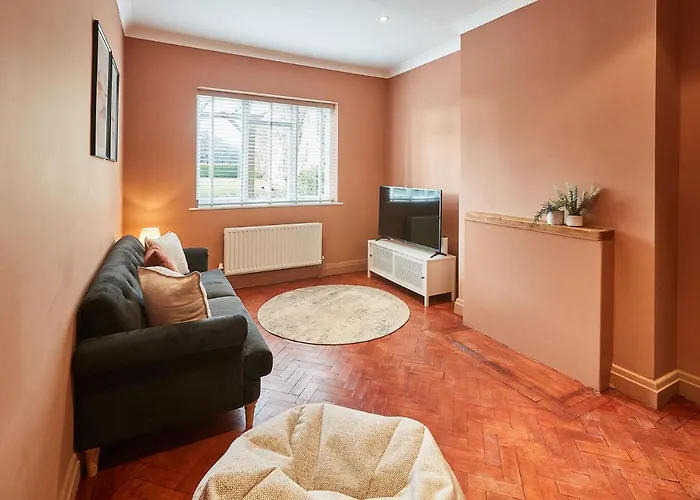 Silton Hall - Grade Ii Hall & Swimming Pool *