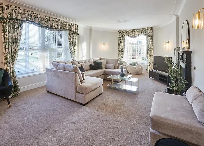 Silton Hall - Grade Ii Hall & Swimming Pool Semesterbostad