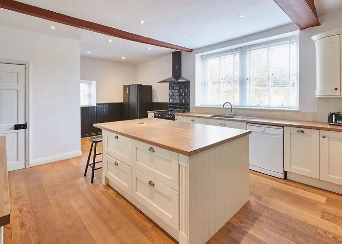 Silton Hall - Grade Ii Hall & Swimming Pool Semesterbostad