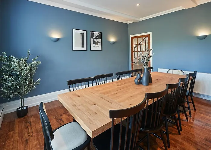 Silton Hall - Grade Ii Hall & Swimming Pool