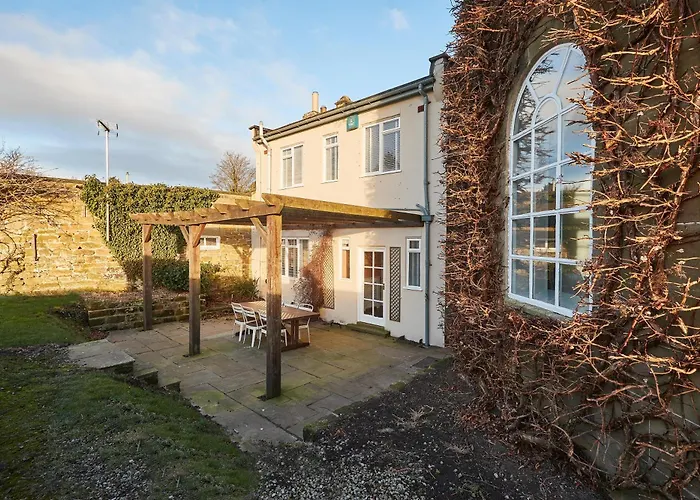 Silton Hall - Grade Ii Hall & Swimming Pool Nether Silton